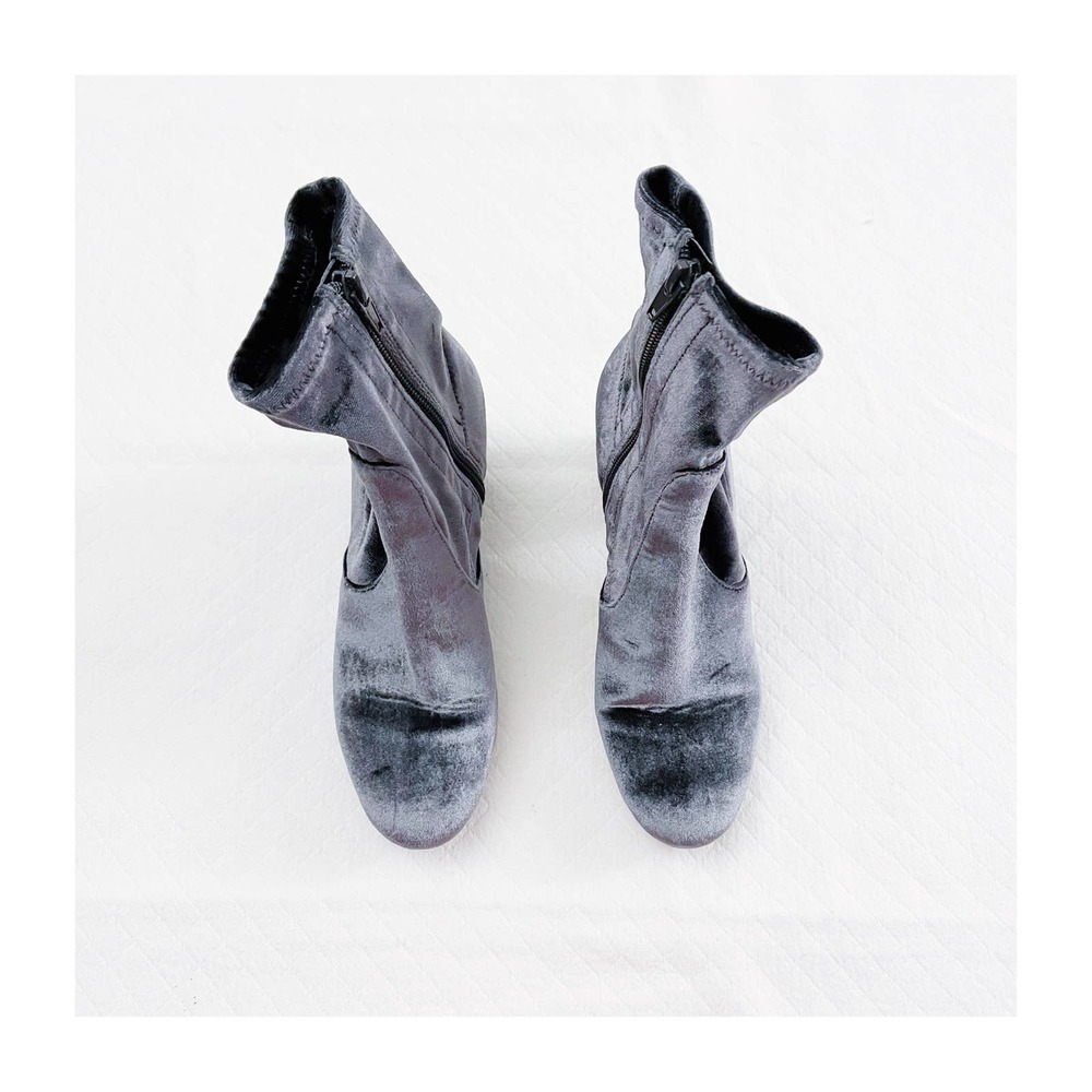 Ivanka Trump Faux Suede Zip Up Booties sz6 Grey